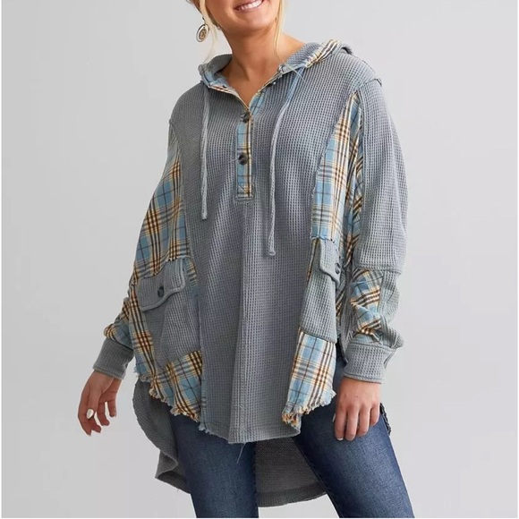 Oli & Hali Tops - Oli & Hali blue rustic boho waffle knit oversized Henley hooded top M/L